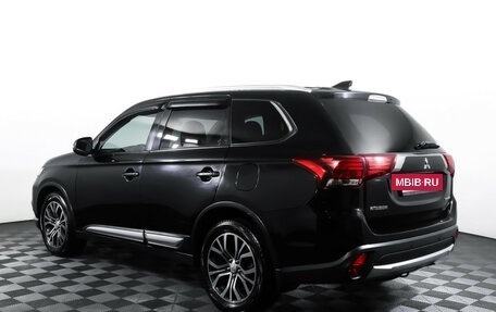 Mitsubishi Outlander III рестайлинг 3, 2018 год, 2 140 000 рублей, 7 фотография