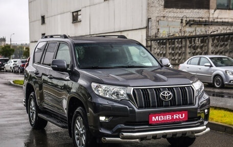 Toyota Land Cruiser Prado 150 рестайлинг 2, 2019 год, 4 999 000 рублей, 5 фотография