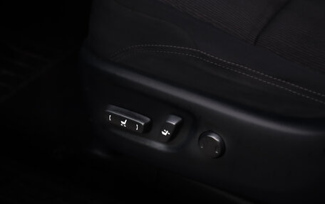 Toyota Land Cruiser Prado 150 рестайлинг 2, 2019 год, 4 999 000 рублей, 25 фотография