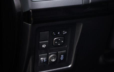 Toyota Land Cruiser Prado 150 рестайлинг 2, 2019 год, 4 999 000 рублей, 22 фотография