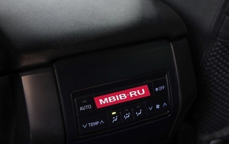 Toyota Land Cruiser Prado 150 рестайлинг 2, 2019 год, 4 999 000 рублей, 24 фотография