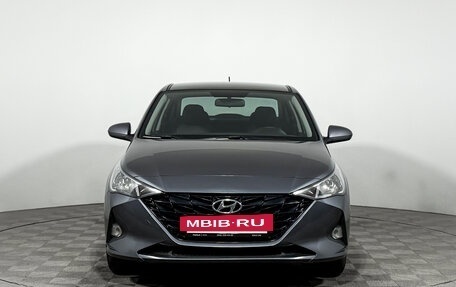 Hyundai Solaris II рестайлинг, 2021 год, 1 570 000 рублей, 2 фотография
