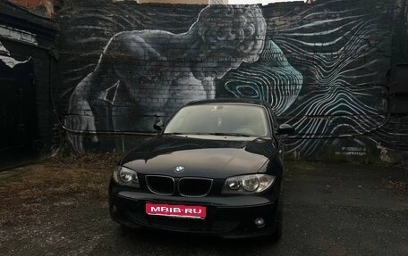 BMW 1 серия, 2005 год, 600 000 рублей, 1 фотография