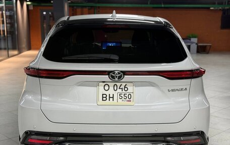 Toyota Venza, 2023 год, 3 350 000 рублей, 6 фотография