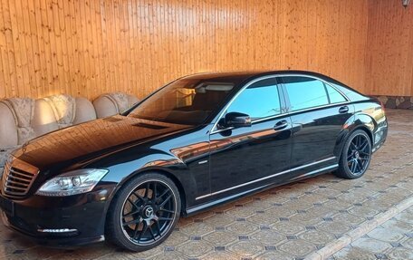Mercedes-Benz S-Класс, 2011 год, 1 500 000 рублей, 1 фотография