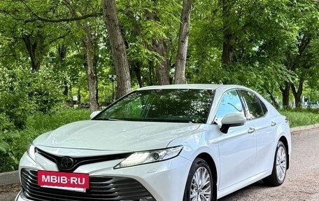 Toyota Camry, 2019 год, 3 030 000 рублей, 2 фотография