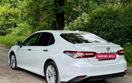 Toyota Camry, 2019 год, 3 030 000 рублей, 4 фотография