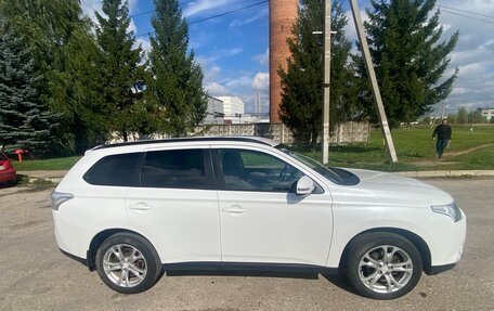 Mitsubishi Outlander III рестайлинг 3, 2012 год, 1 300 000 рублей, 2 фотография