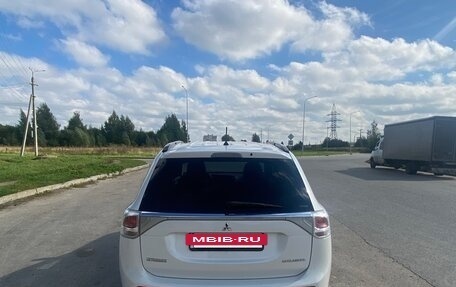 Mitsubishi Outlander III рестайлинг 3, 2012 год, 1 300 000 рублей, 4 фотография