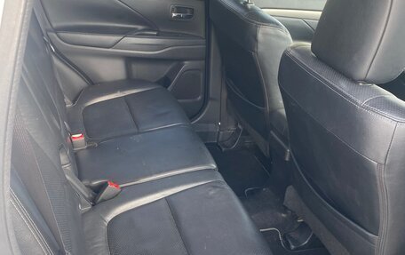 Mitsubishi Outlander III рестайлинг 3, 2012 год, 1 300 000 рублей, 8 фотография