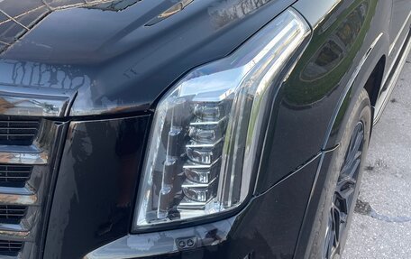 Cadillac Escalade IV, 2016 год, 3 190 000 рублей, 2 фотография