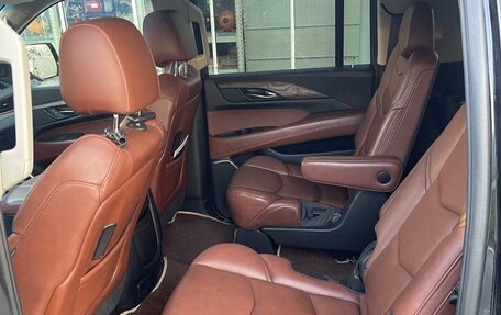 Cadillac Escalade IV, 2016 год, 3 190 000 рублей, 14 фотография