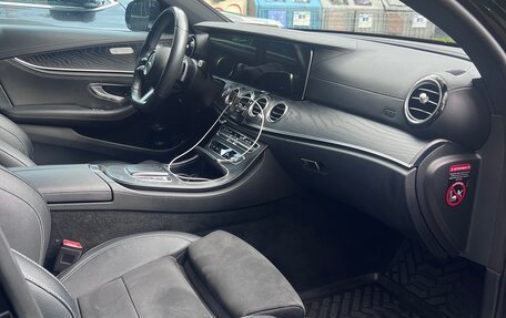 Mercedes-Benz E-Класс, 2020 год, 4 800 000 рублей, 10 фотография