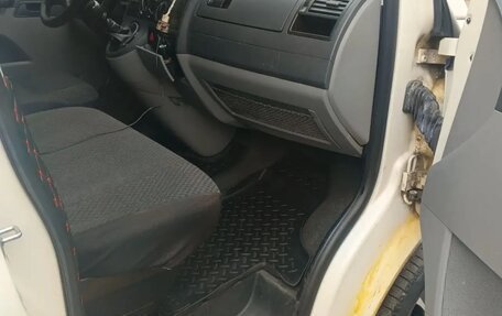 Volkswagen Transporter T5 рестайлинг, 2005 год, 1 000 000 рублей, 9 фотография