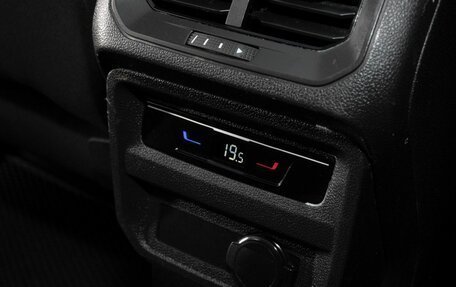 Volkswagen Tiguan II, 2021 год, 2 833 000 рублей, 16 фотография
