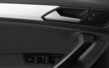Volkswagen Tiguan II, 2021 год, 2 833 000 рублей, 19 фотография