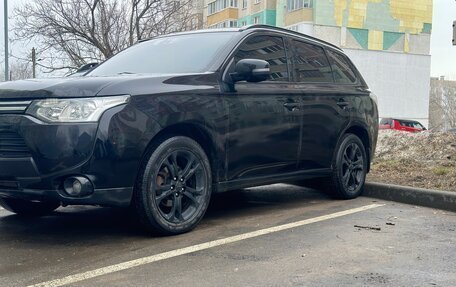 Mitsubishi Outlander III рестайлинг 3, 2012 год, 1 050 000 рублей, 2 фотография