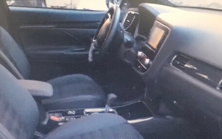Mitsubishi Outlander III рестайлинг 3, 2020 год, 2 620 000 рублей, 2 фотография