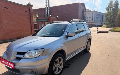 Mitsubishi Outlander III рестайлинг 3, 2006 год, 1 500 000 рублей, 5 фотография