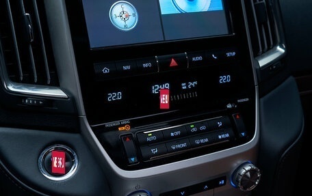 Toyota Land Cruiser 200, 2018 год, 7 000 000 рублей, 30 фотография