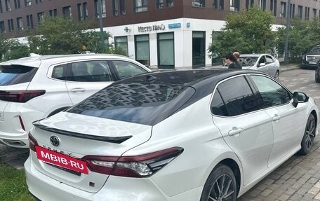 Toyota Camry, 2021 год, 2 100 000 рублей, 5 фотография
