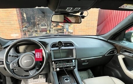 Jaguar F-Pace, 2016 год, 2 650 000 рублей, 10 фотография