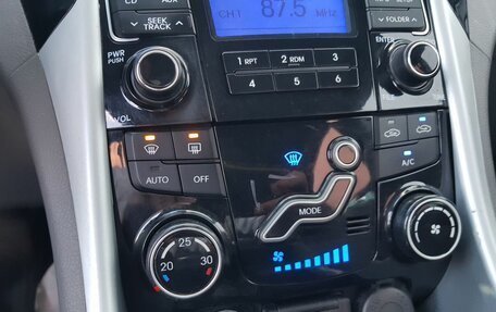 Hyundai Sonata VI, 2011 год, 1 245 000 рублей, 13 фотография