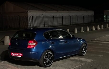 BMW 1 серия, 2005 год, 750 000 рублей, 2 фотография