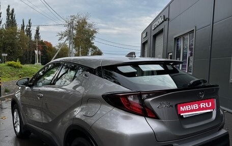 Toyota C-HR I рестайлинг, 2020 год, 2 500 000 рублей, 4 фотография