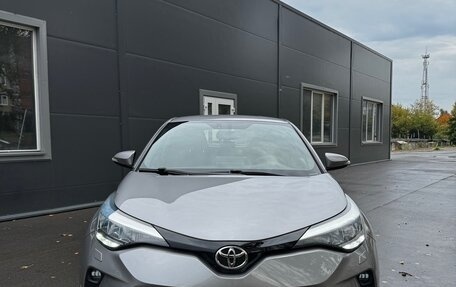 Toyota C-HR I рестайлинг, 2020 год, 2 500 000 рублей, 3 фотография