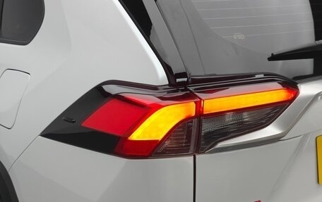 Toyota RAV4, 2025 год, 3 335 355 рублей, 20 фотография