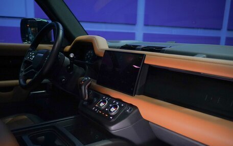 Land Rover Defender II, 2022 год, 11 250 000 рублей, 12 фотография