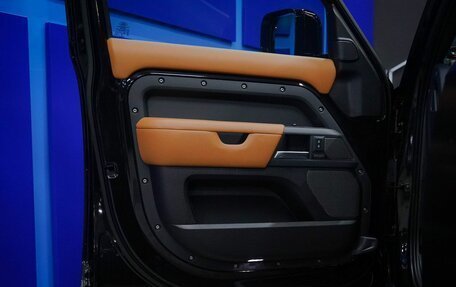 Land Rover Defender II, 2022 год, 11 250 000 рублей, 14 фотография