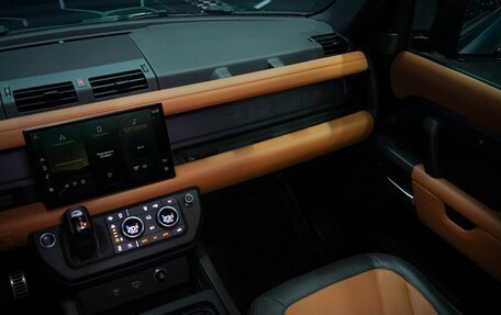 Land Rover Defender II, 2022 год, 11 250 000 рублей, 30 фотография