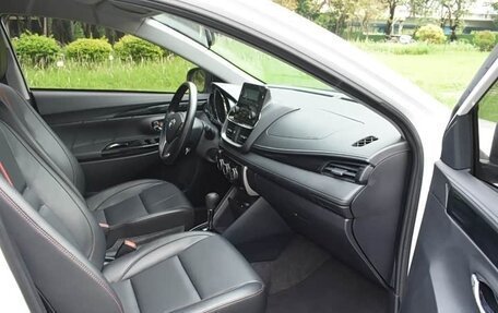 Toyota Yaris XP150 рестайлинг, 2023 год, 1 260 000 рублей, 12 фотография