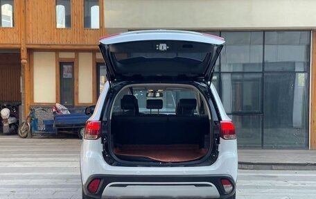 Mitsubishi Outlander III рестайлинг 3, 2020 год, 3 300 000 рублей, 7 фотография