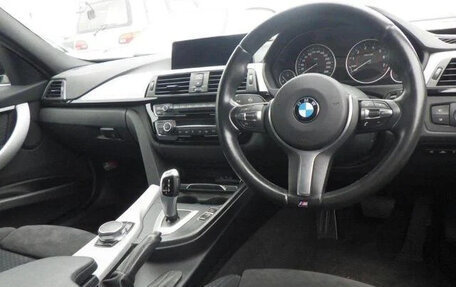 BMW 3 серия, 2017 год, 1 418 000 рублей, 6 фотография