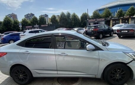Hyundai Solaris II рестайлинг, 2011 год, 540 000 рублей, 2 фотография