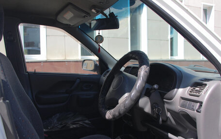 Suzuki Swift II, 2001 год, 265 000 рублей, 11 фотография