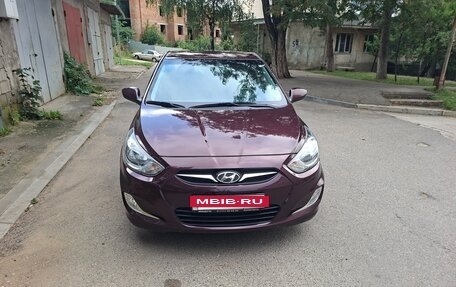 Hyundai Solaris II рестайлинг, 2013 год, 820 000 рублей, 3 фотография