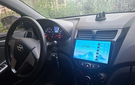 Hyundai Solaris II рестайлинг, 2013 год, 820 000 рублей, 14 фотография