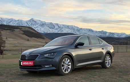 Skoda Superb III рестайлинг, 2018 год, 1 850 000 рублей, 3 фотография