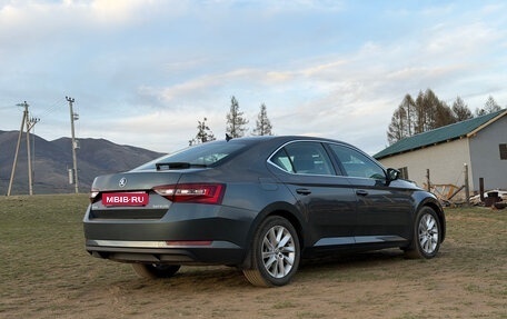 Skoda Superb III рестайлинг, 2018 год, 1 850 000 рублей, 6 фотография