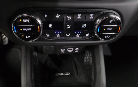Chevrolet TrailBlazer, 2022 год, 2 080 000 рублей, 23 фотография
