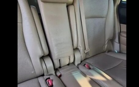 Toyota Highlander III, 2011 год, 1 900 000 рублей, 2 фотография