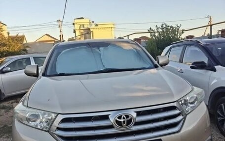 Toyota Highlander III, 2011 год, 1 900 000 рублей, 1 фотография