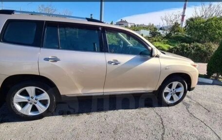 Toyota Highlander III, 2011 год, 1 900 000 рублей, 12 фотография