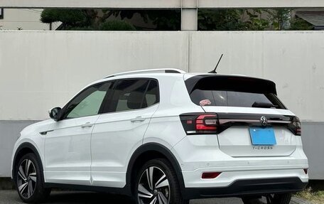 Volkswagen T-Cross I, 2023 год, 1 113 000 рублей, 3 фотография