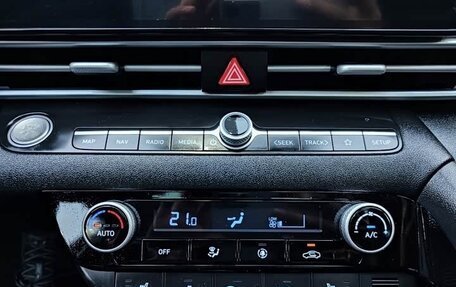 Hyundai Elantra, 2023 год, 1 360 000 рублей, 13 фотография