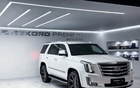 Cadillac Escalade IV, 2019 год, 5 399 000 рублей, 2 фотография